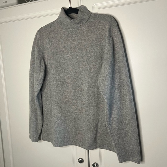 Charter Club 100% Cashmere Turtleneck Sweater - Picture 3 of 9